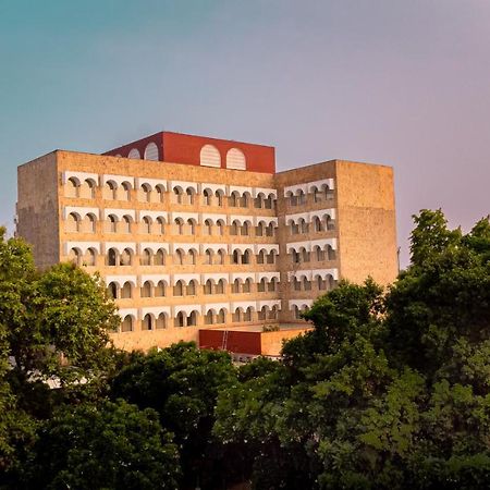 타지 갠지스, 바라나시 외부 사진 The main building of the university