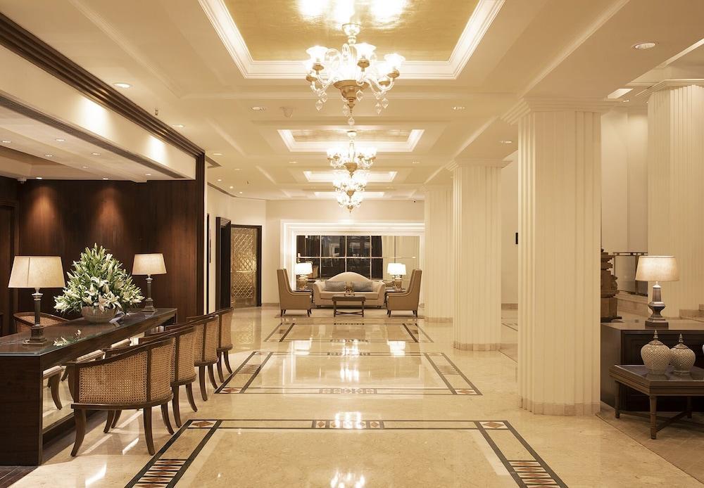 타지 갠지스, 바라나시 외부 사진 The lobby of the Taj Bengal